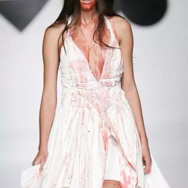 IDM Pasarela Veneno en la piel