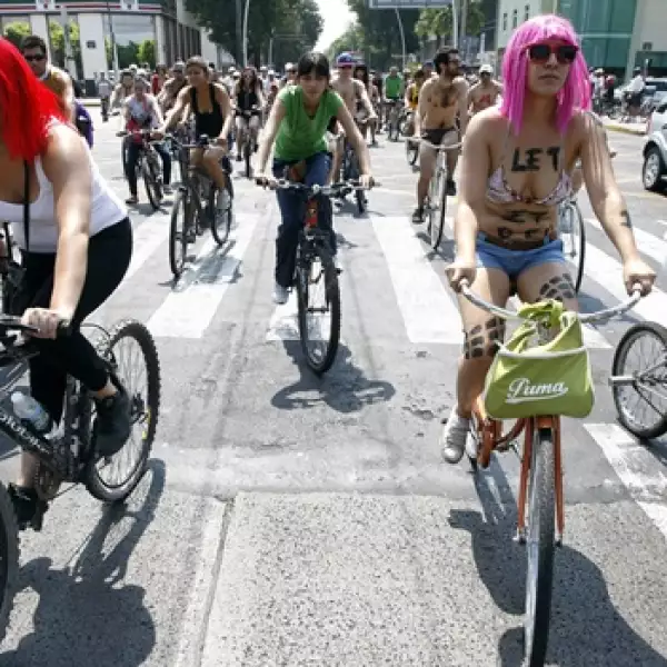 ciclistas desnudos en guadalajara