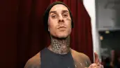travis-barker-farmacias-similares.jpg