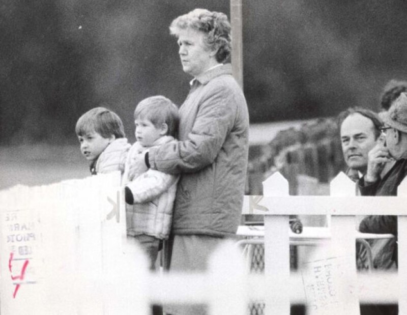 Mrs Powell fue un gran apoyo para los príncipes cuando sus padres se divorciaron.