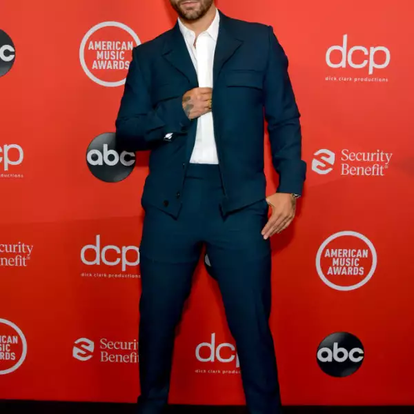 2020 American Music Awards - Backstage