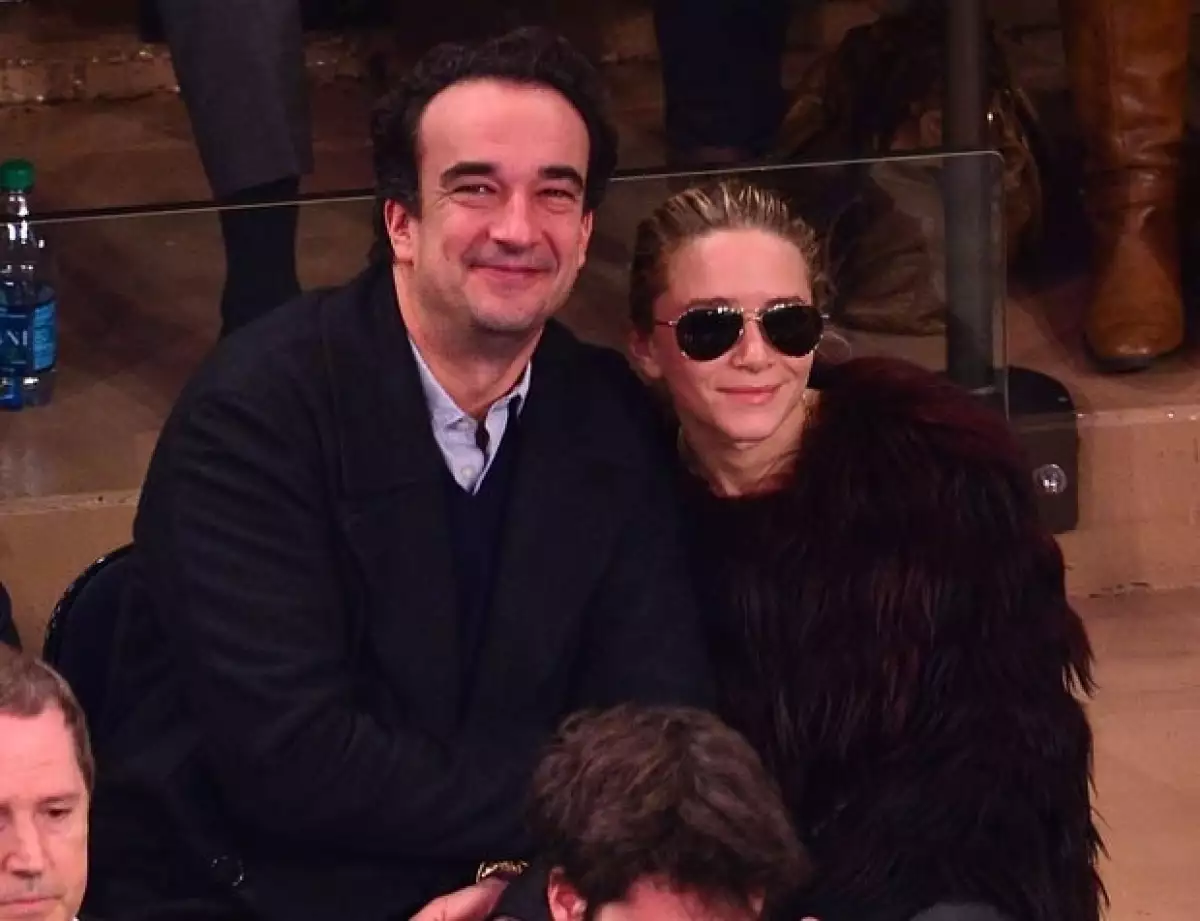 Fuentes cercanas a Mary-Kate Olsen y Olivier Sarkozy, aseguran que ahora son marido y mujer.