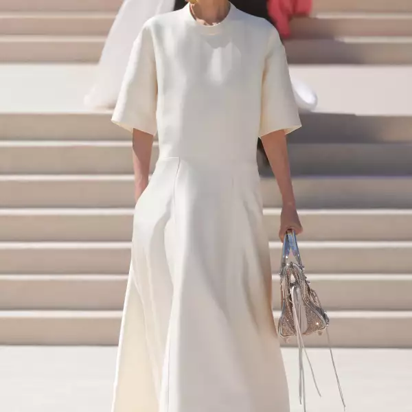 Balenciaga HC F26 005.jpg