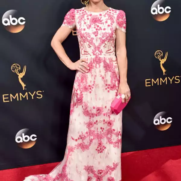 Constance Zimmer en Monique Lhuillier.