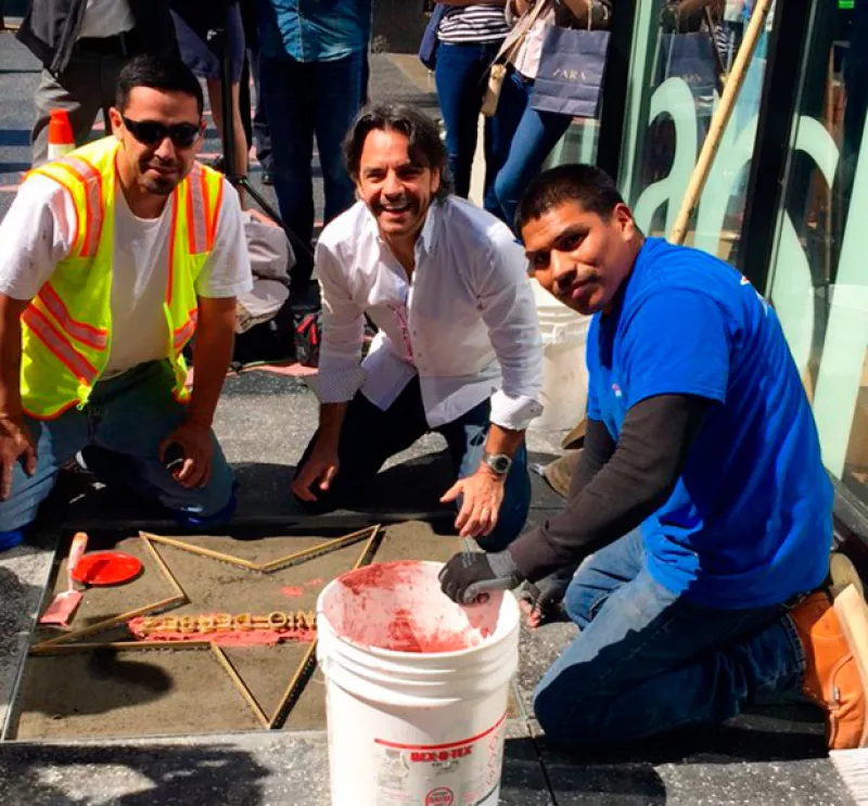 Con gran sentido del humor, el comediante reveló un sketch en el que se burla del aspirante a la candidatura republicana exaltando los triunfos de los latinos en Estados Unidos.