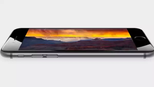 Tanto el iPhone 6 como el iPhone 6 Plus cuentan con una nueva pantalla Retina HD.