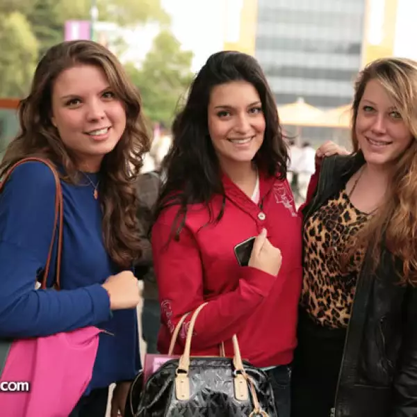 Michelle Mackay,Lucia Merigo,Dome Ravelo