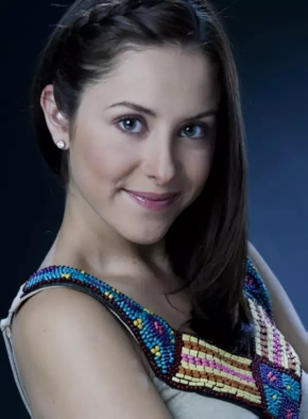Alejandra García interpreta a la hija de Pancho López en la telenovela Una familia con suerte.