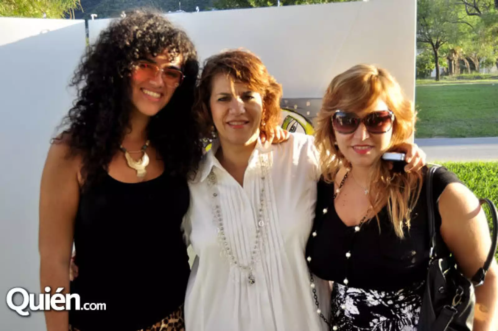 Mar Viv, Alejandra Martínez de Ramírez y Claudia Ramírez