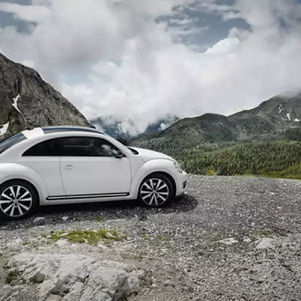 El New Beetle retomó el hilo de la Beetlemanía, con un total de 1.15 millones de unidades fabricadas en Puebla y vendidas en todo el mundo entre 1997 y 2010.