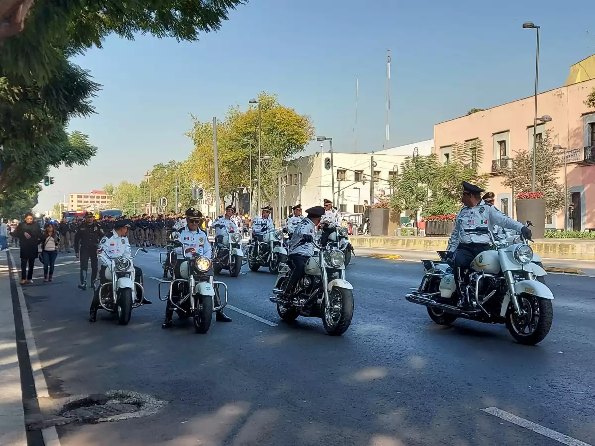 desfile por el día del policía