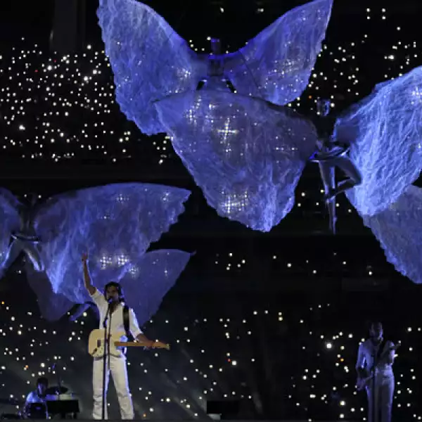 Las voces del grupo Maná, el colombiano Juanes, y Lila Downs, acompañada del tenor José Luis Duval y Eugenia León llenaron de emoción la ceremonia. Nortec sorprendió a todos con el espectáculo de luces y acróbatas que acompañó su presentación de música el