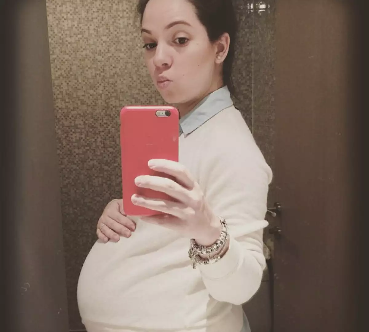 Unos días antes de dar a luz, así lució Ana Laura.