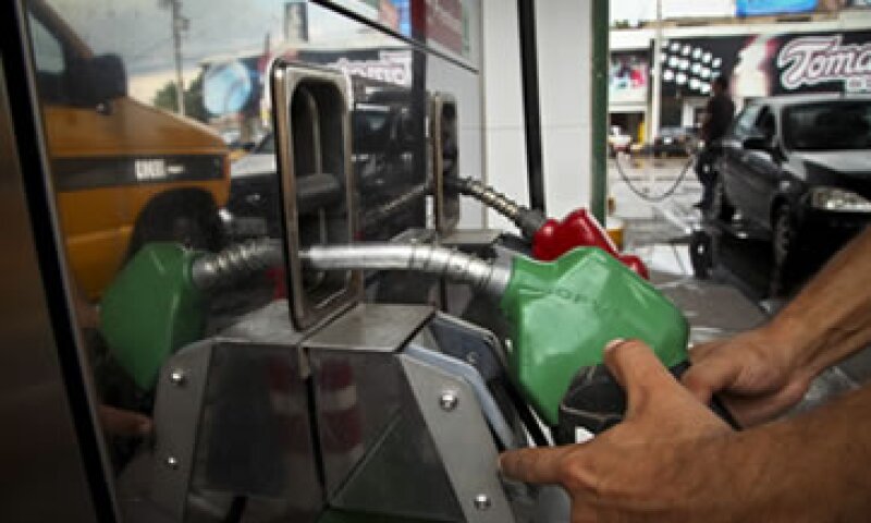 De enero a noviembre de 2013, el subsidio a las gasolinas y el diesel sumó 99,951 mdp. (Foto: Cuartoscuro)