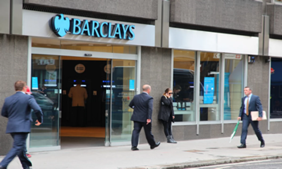 La multa impuesta este miércoles se suma a la de 485 mdd que Barclays pagó en mayo pasado. (Foto: iStock by Gettty Images)