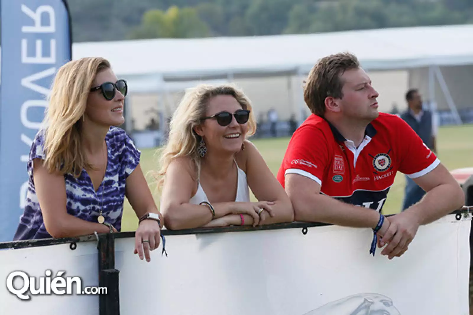 Ginny Langton,Holly Houghton y John Haigh