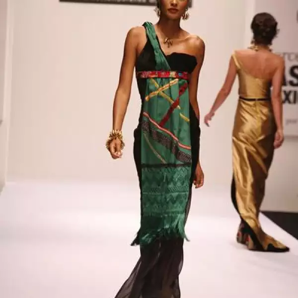 Mercedes  Benz Desfile Lydia Lavin