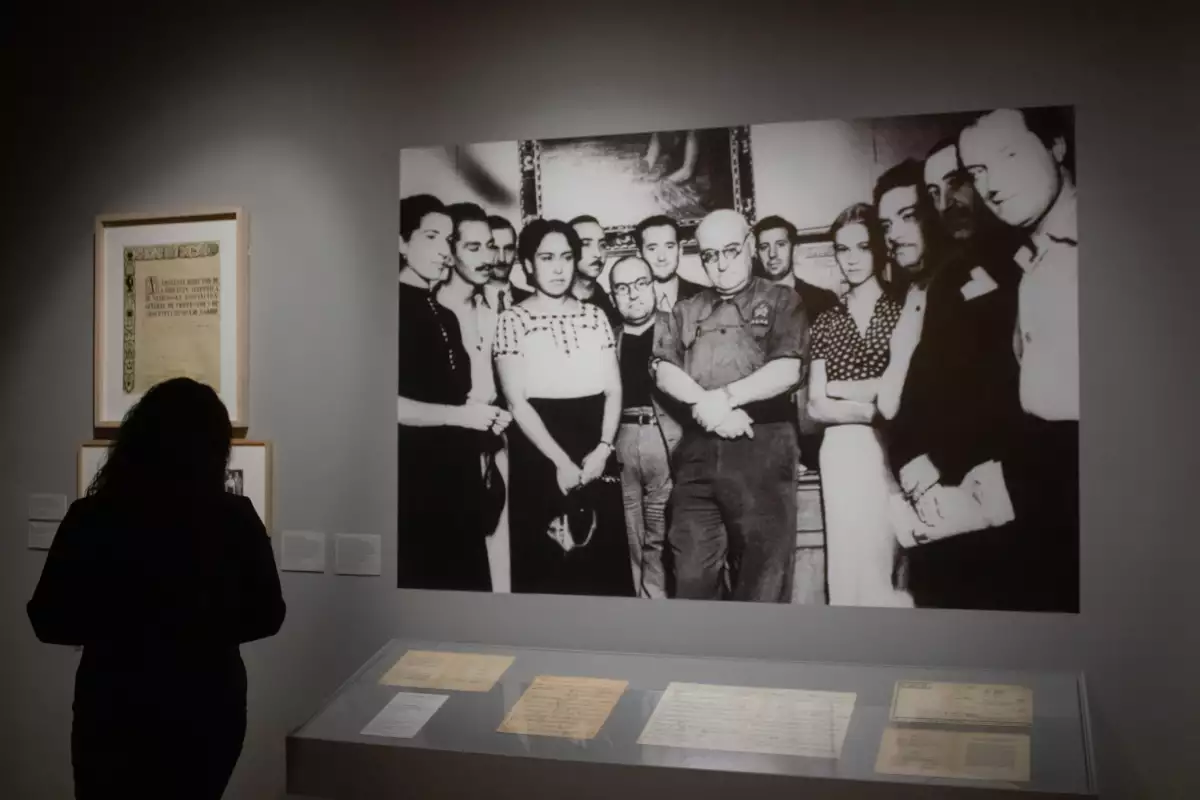 Vista de la exposición Estéticas Revueltas. Una familia de vanguardia.