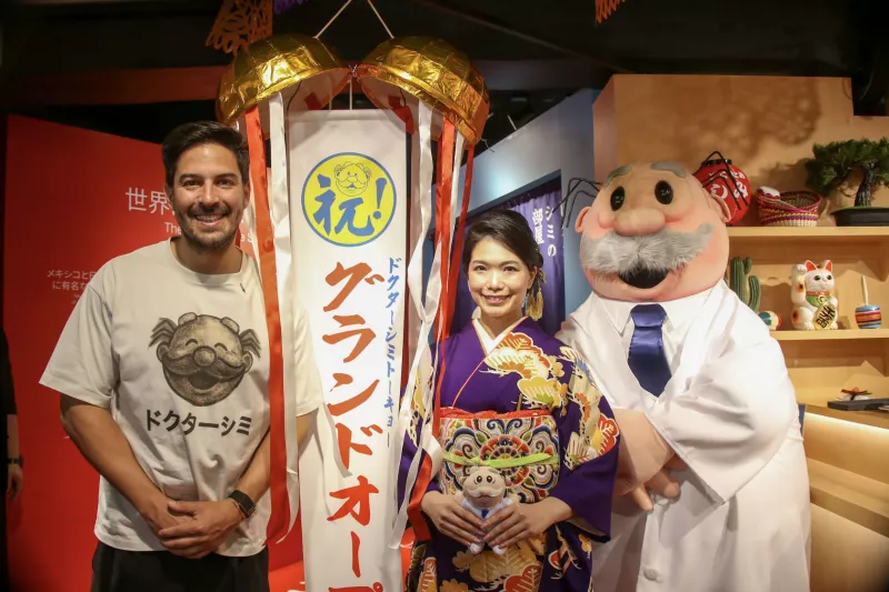 Víctor González Herrera en la apertura de la Pop-Up Store de Dr. Simi en Tokio