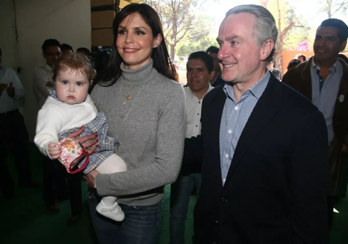 Paulina le dio su quinto hijo al senador panista: la pequeña Paulina Creel Velasco.