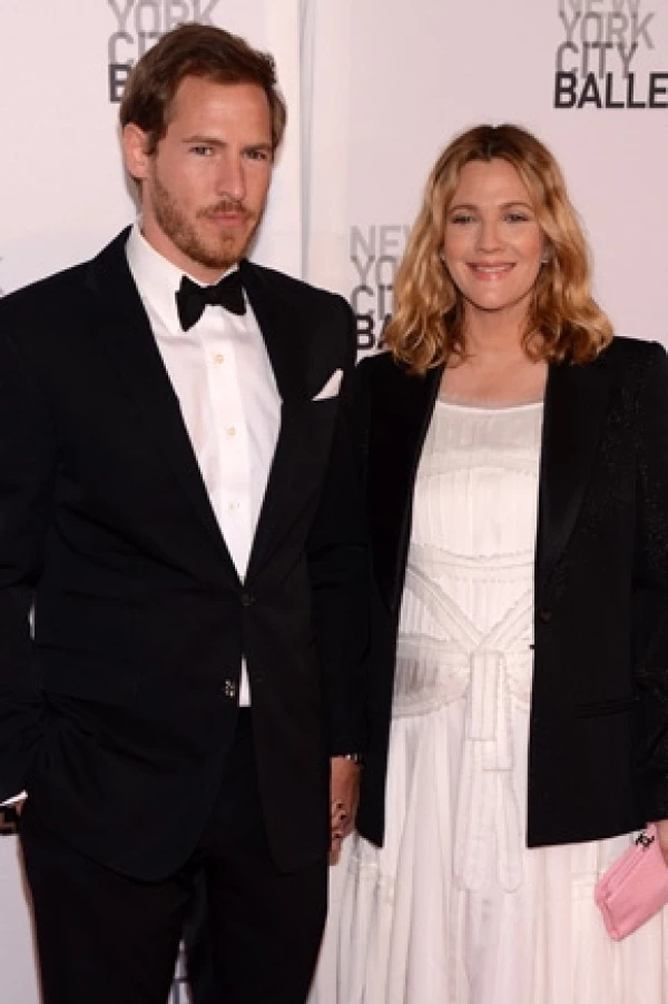 La actriz y su esposo Will Kopelman recibieron a su hija Olive el 26 de septiembre en Los Ángeles, California.
