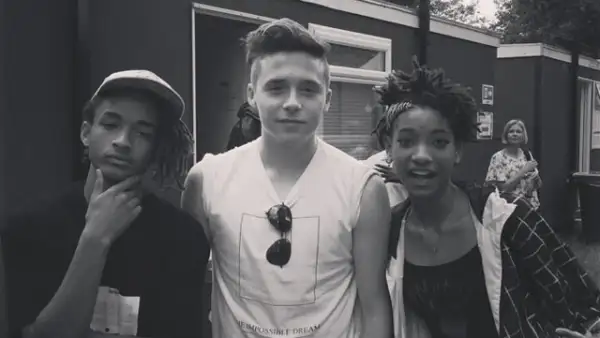 El Instagram de Brooklyn Beckham se llena cada vez más de fotos de con famosos. En las más recientes aparece con los hermanos Jaden y Willow Smith, así como con Niall Horan.