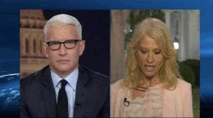 Anderson Cooper, ¿lapsus en entrevista con asesora de Trump?
