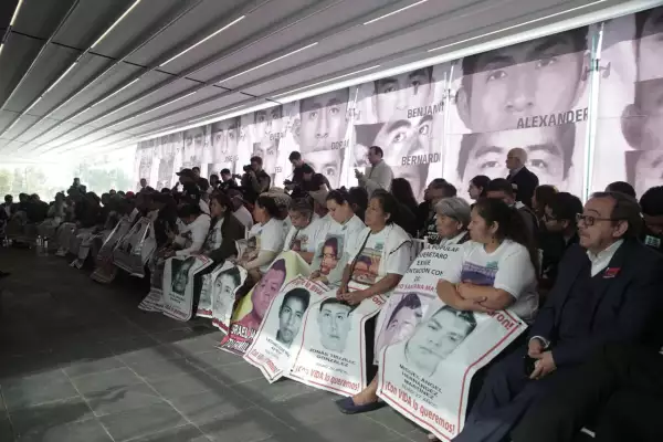 Padres Ayotzinapa