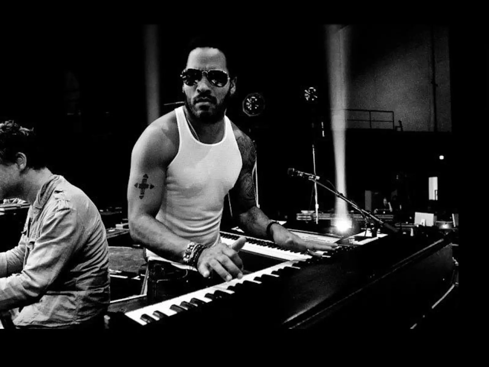 Actualmente trabaja en su nuevo disco, que espera llamar `Negrophilia´.