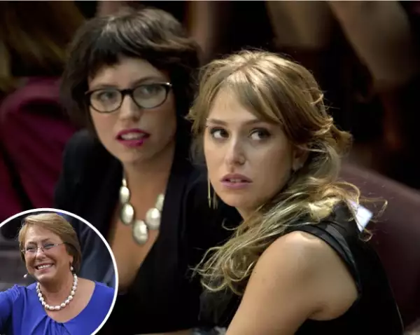 Francisca y Sofía Dávalos son las hijas de Michelle Bachelet.