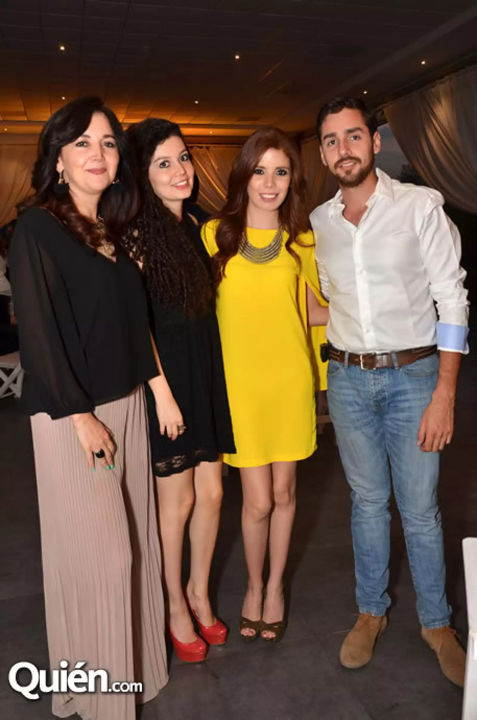Liz de Guzmán, Blanca Guzmán, Gina Osorio y Juan Pablo Barragán