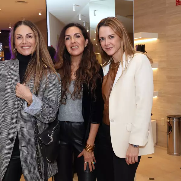 Lety Roman,  Luciana Vázquez y Marcela  Teutli 