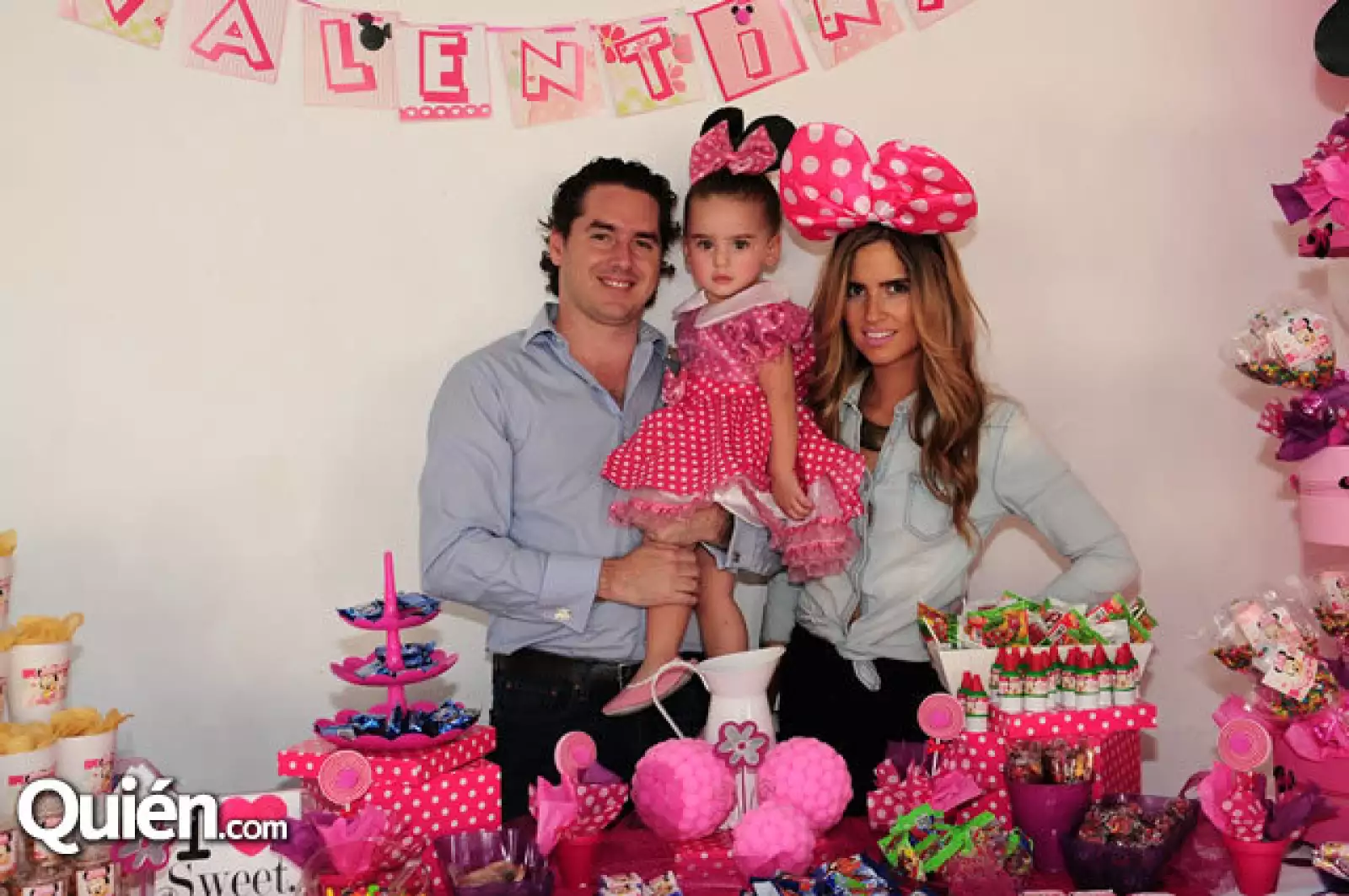 Checo y Valentina Barrera con Ana Paola Luque