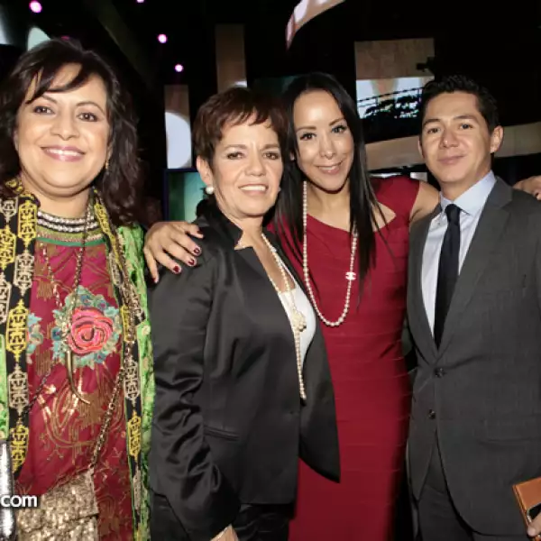 Hilda Soriano,Blanca Gallardo,Adriana Delgado,Alberto Tavira
