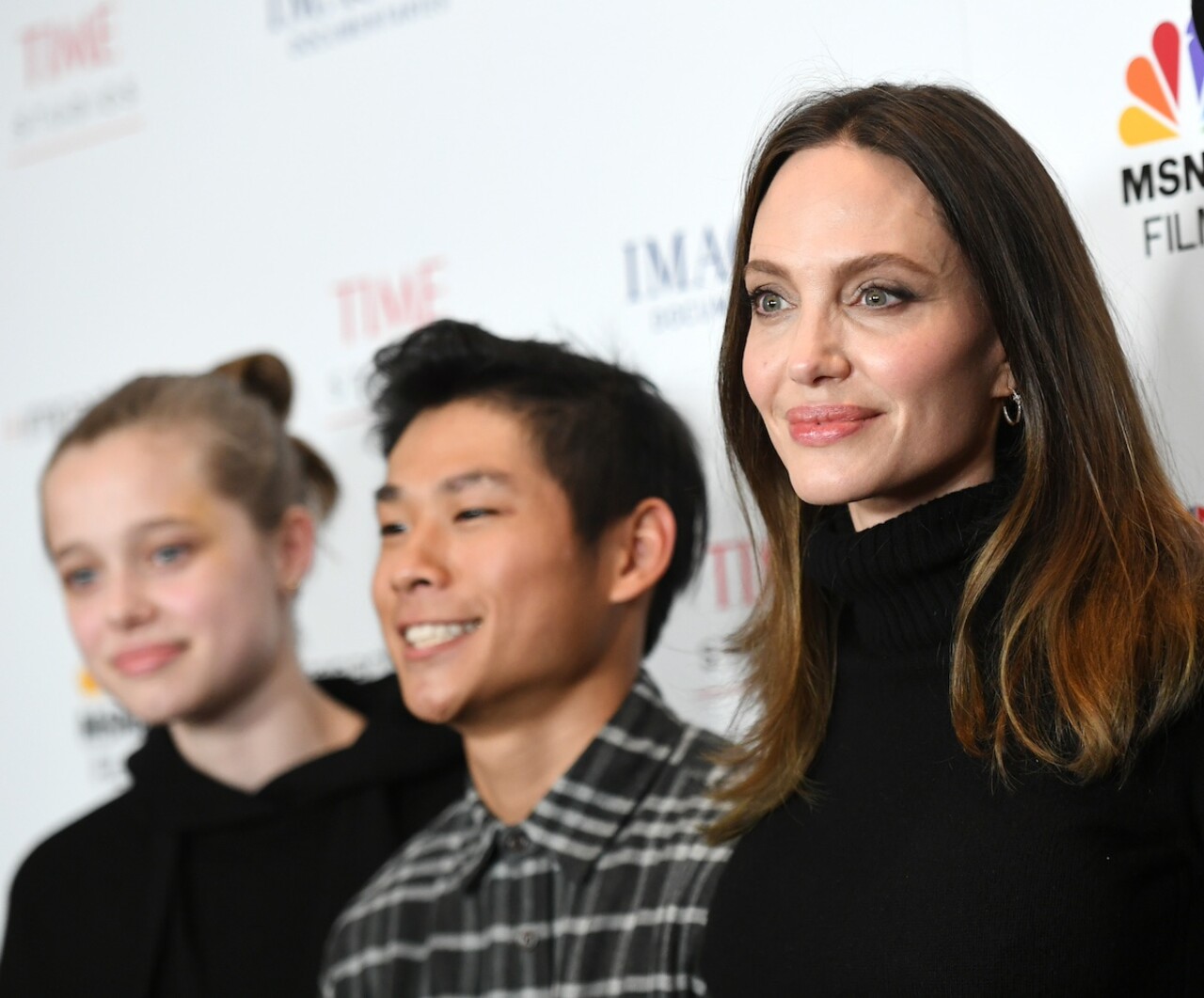 El inesperado hijo de Angelina Jolie y Brad Pitt que aún mantiene lazos con la familia del actor