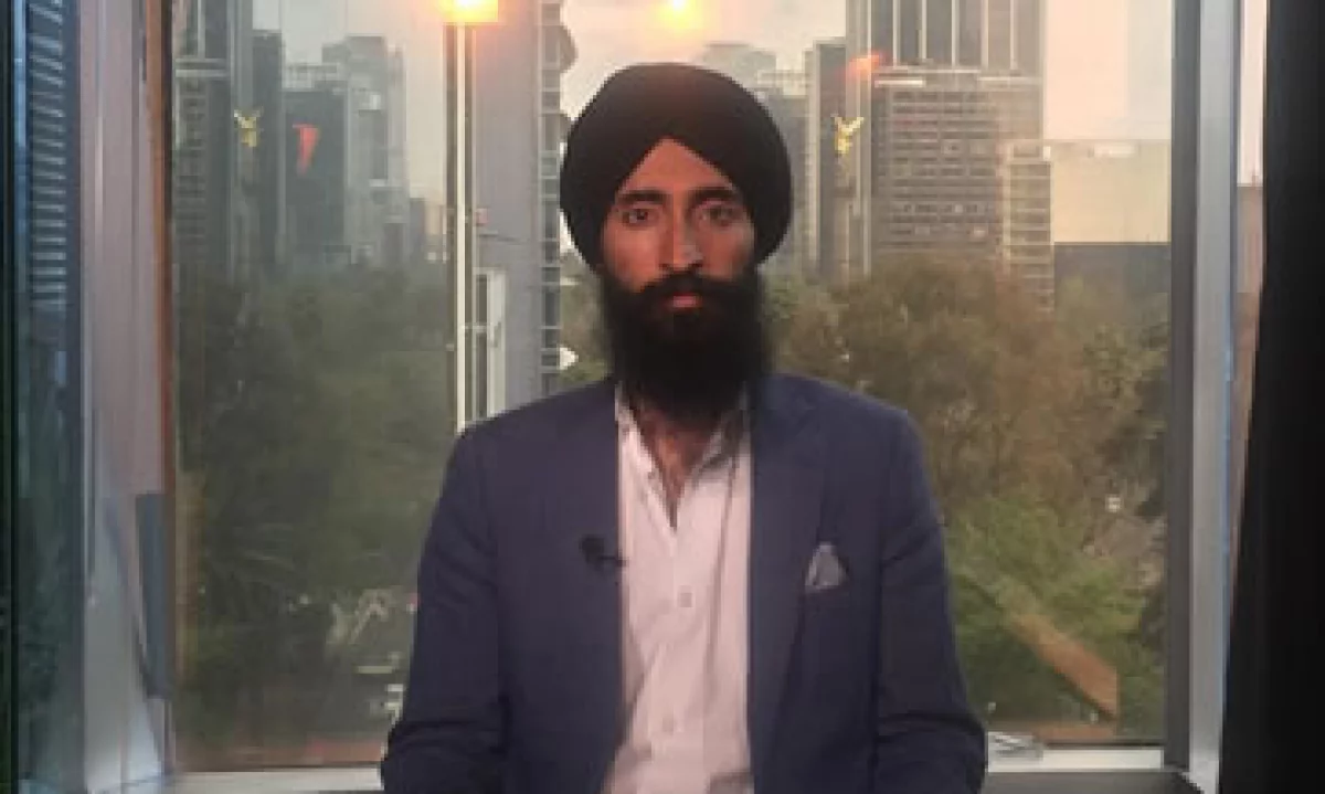 Waris Ahluwalia durante una entrevista con CNN desde la Ciudad de México. (Foto: Instagram/houseofwaris )