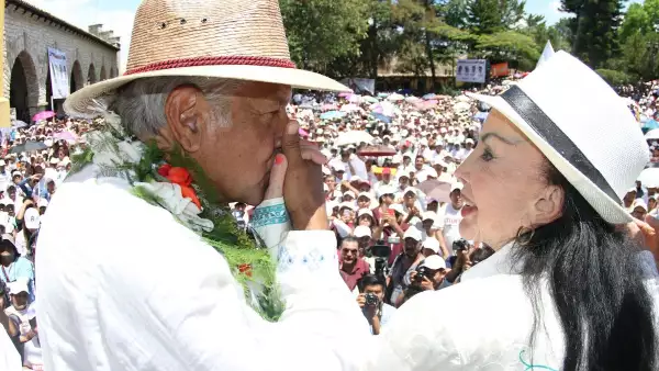 AMLO-IRMA-SERRANO