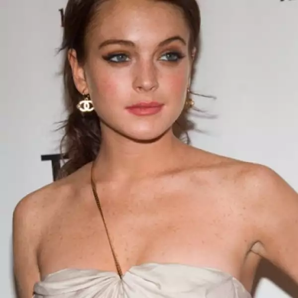 Lindsay en uno de sus mejores momentos: con su color de pelo natural y siendo invitada a gran cantidad de eventos pues su imagen aún era positiva.