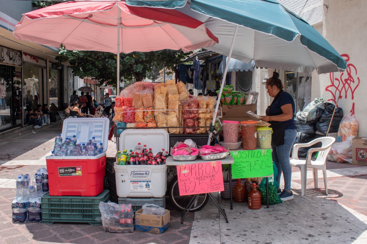 Inflación en México repunta a 4.02% en febrero y queda fuera del rango objetivo de Banxico
