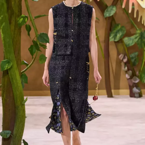 Chanel HC F26 012.jpg