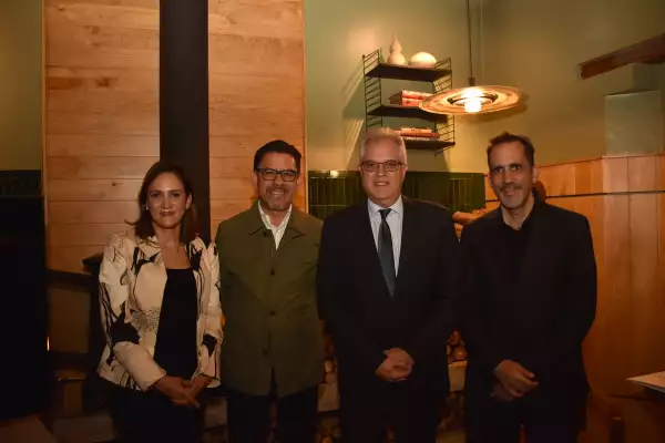 Nadina Naime, Carlos Gutiérrez, Sami Nmeir y Julio Naime en Malaak