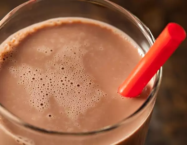La leche con chocolate es ideal para tomar post-workout.