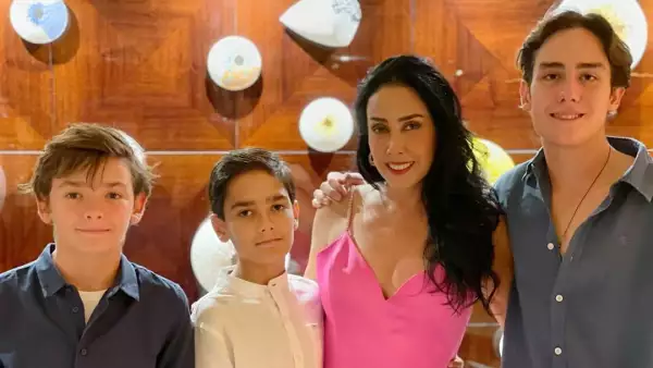 María Laura y sus hijos.jpg