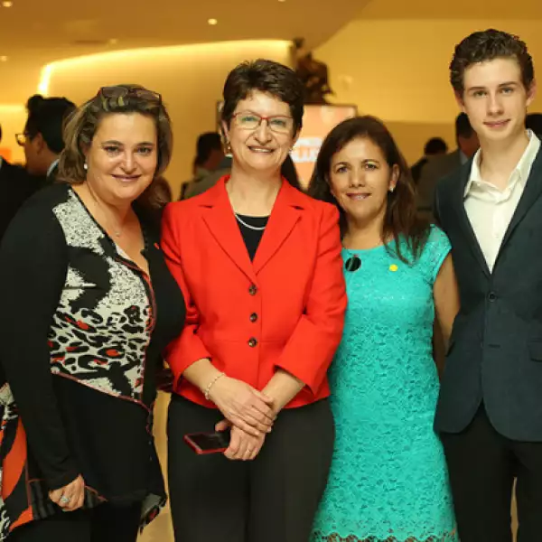 Mariana Pedrosa, Gloria Saldaña, Tere Flamengo y Gabriel Núñez