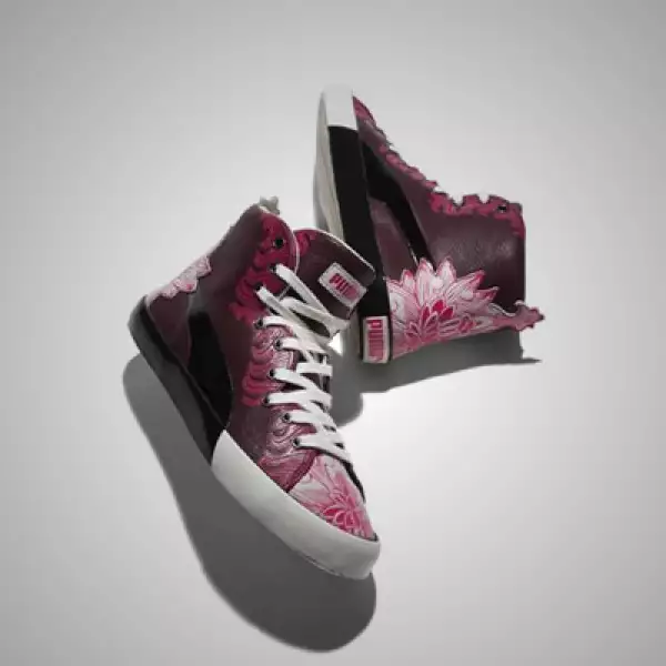 Dicho color aparece también en los famosos ‘sneakers’ de la compañía.