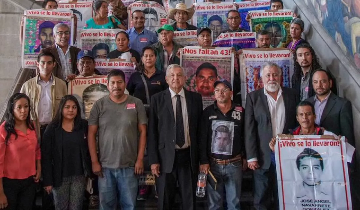 Reunión. El presidente López Obrador y Alejandro Encinas se reunieron con padres de  normalistas.