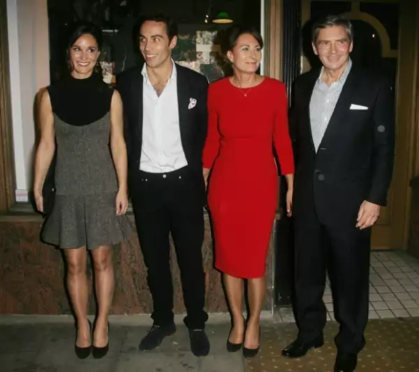 La familia de Kate: sus hermanos Pippa y James y sus padres Carole y Michael.