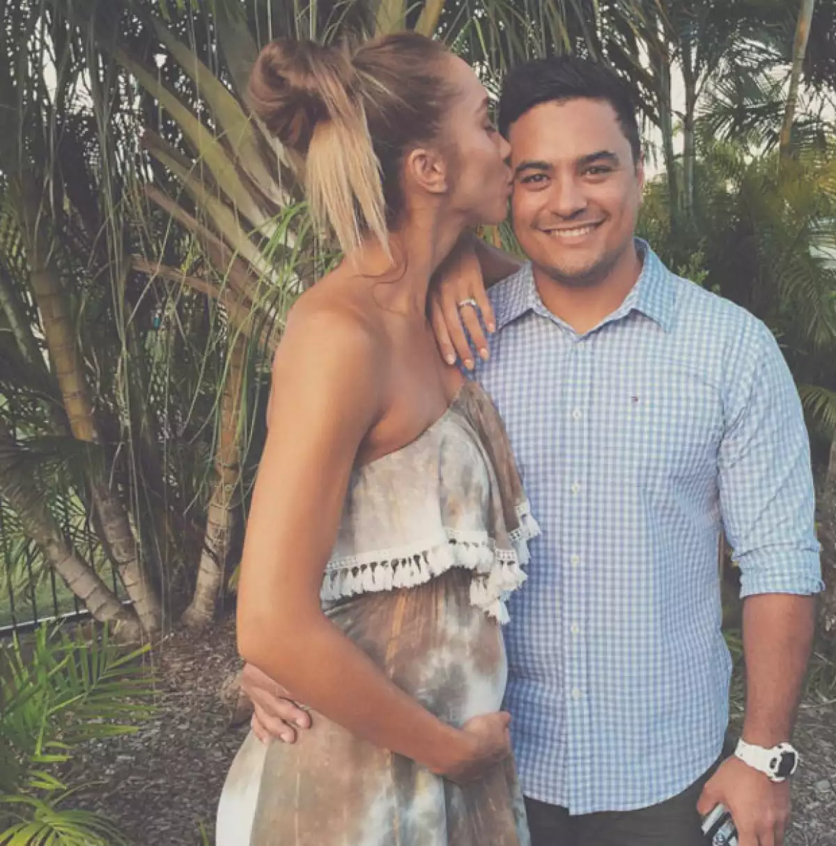 Tanto ella como su esposo están entusiasmados por la llegada de su primer bebé, el cual será un niño.