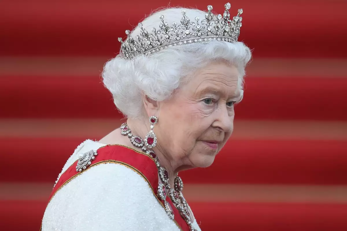 reina-isabel-ii