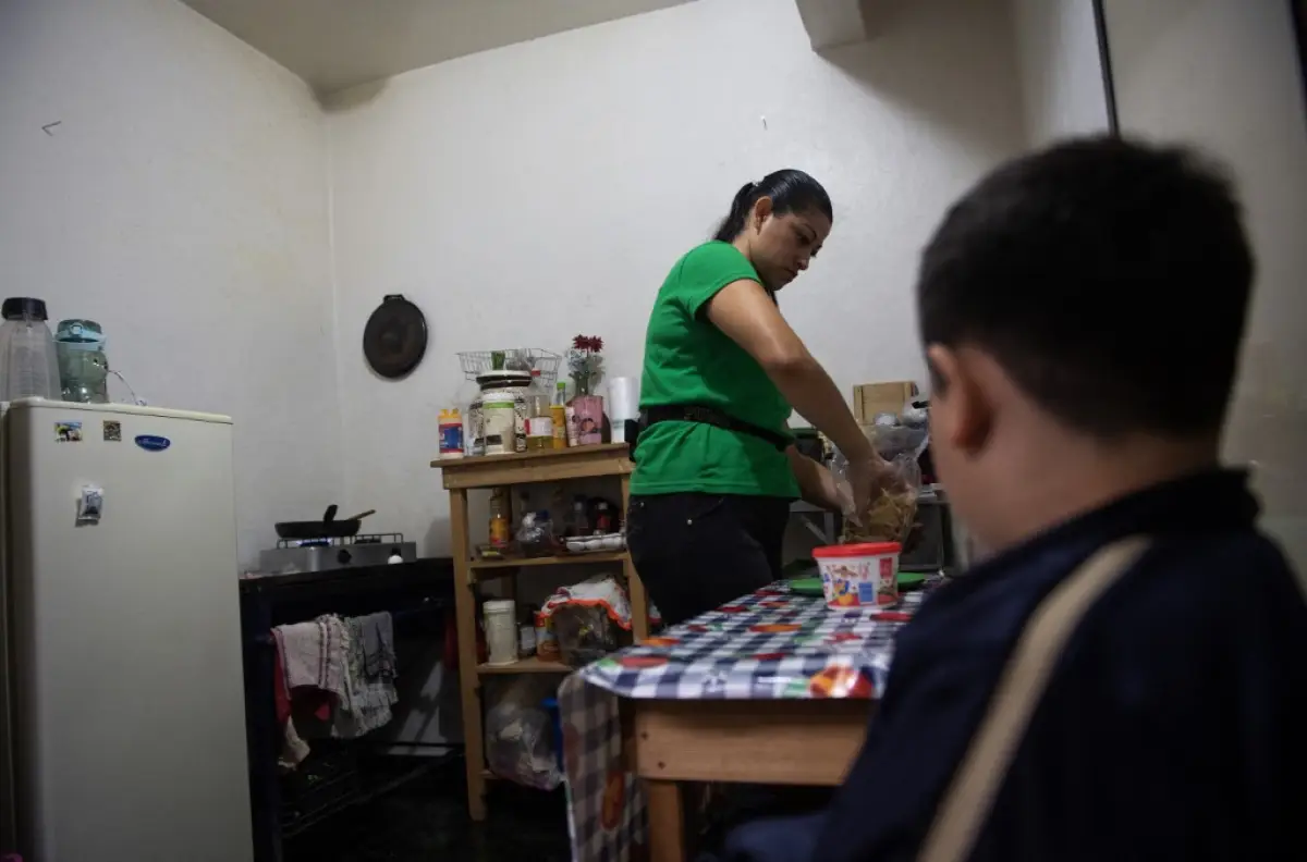 Mujeres deben recibir pago por doble jornada laboral tras un divorcio 